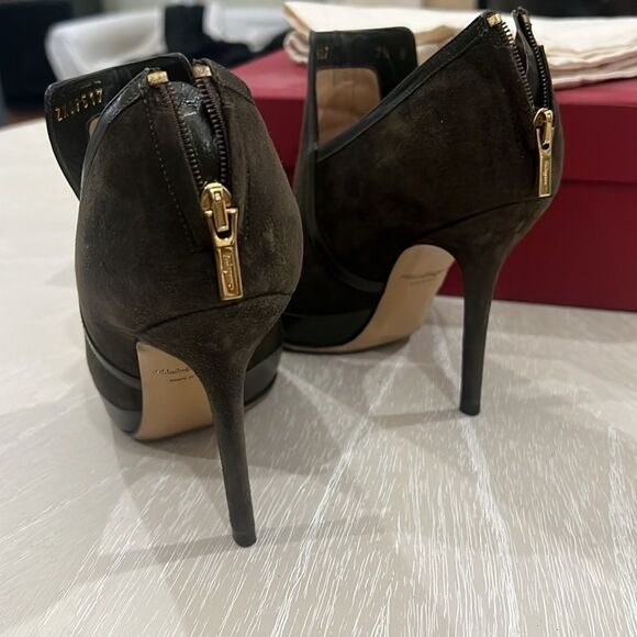 Salvatore Ferragamo Suede Heeled Booties Women's Size: 7.5 B - Picture 9 of 12